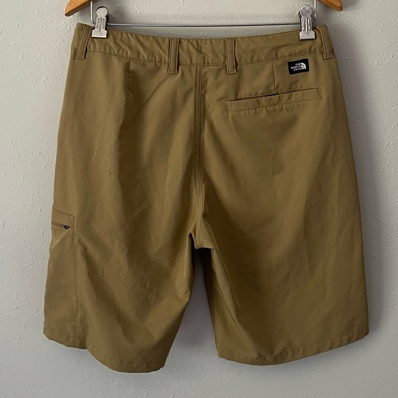 The North Face FLASHDRY Khaki Shorts Size 32 - Picture 4 of 13
